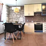 Casa San Benussi Feriehus